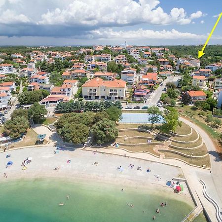 Apartment Tina By The Beach Pjescana Uvala Luaran gambar