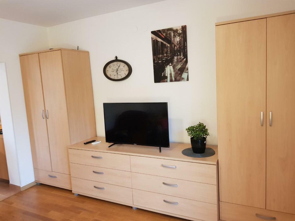 Apartment Tina By The Beach Pjescana Uvala Luaran gambar